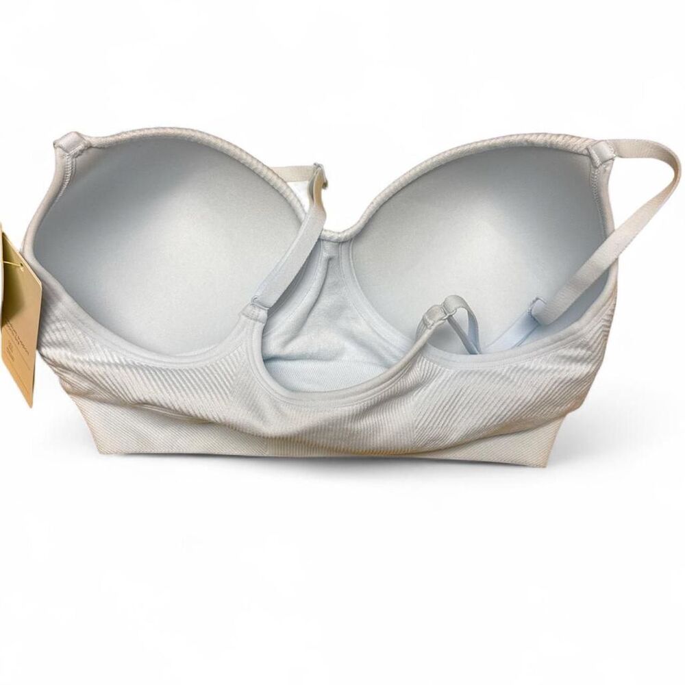 All In Motion Women's light blue sports bra Small fits a 32C, 34A, 34B, 36A - Picture 2 of 3